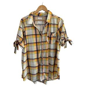 New York Laundry Size 2X plaid button-down shirt with short, tie-tab sleeves.